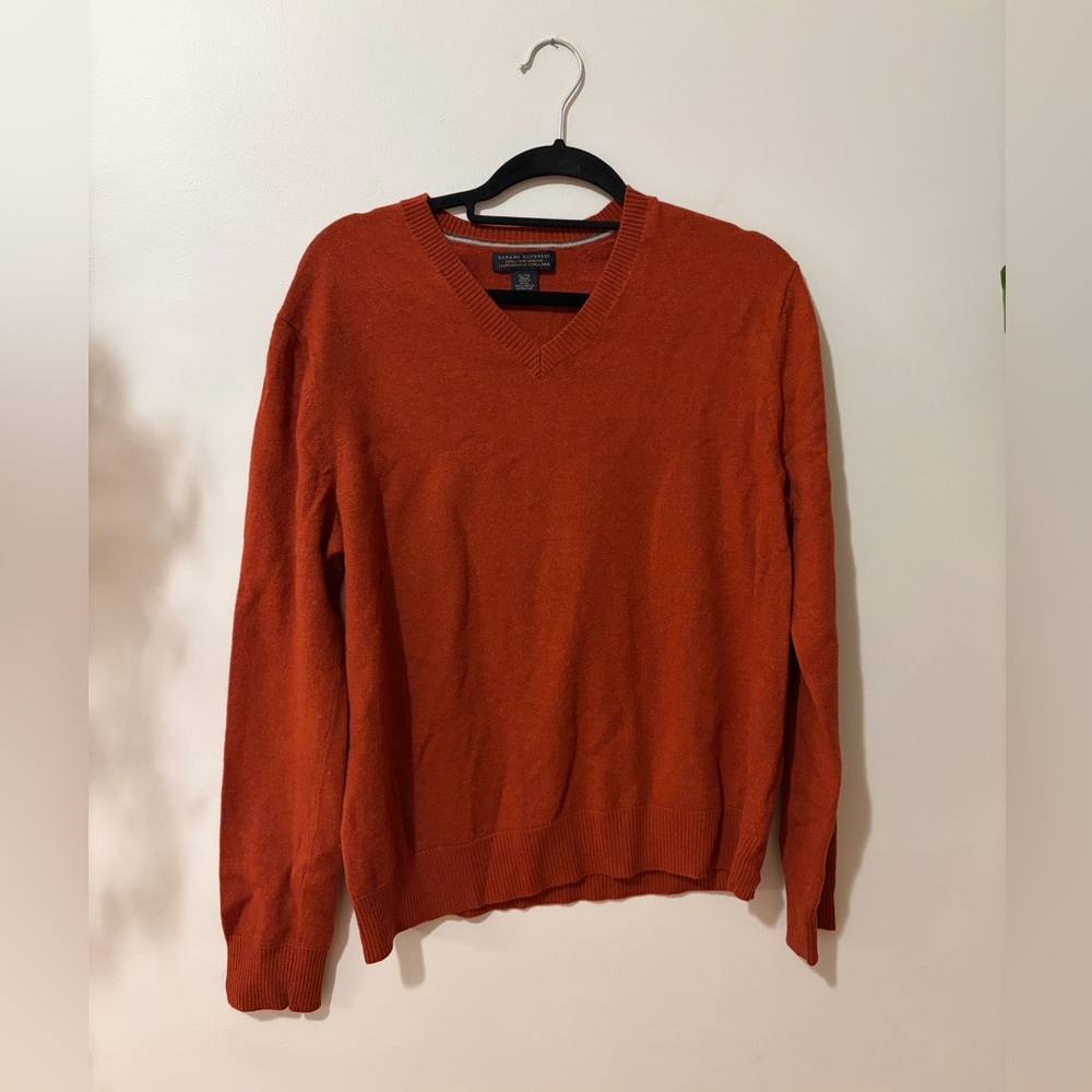Banana Republic Men's Rust V-Neck Sweater